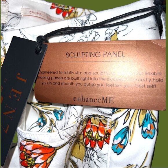 Jen7 by 7 for all mankind! White quality pants with pretty floral design… - Picture 9 of 11